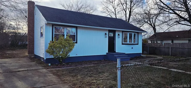 $619,000 | 33 Silverpine Drive, Amityville, NY 11701