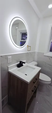 $619,000 | 33 Silverpine Drive, Amityville, NY 11701