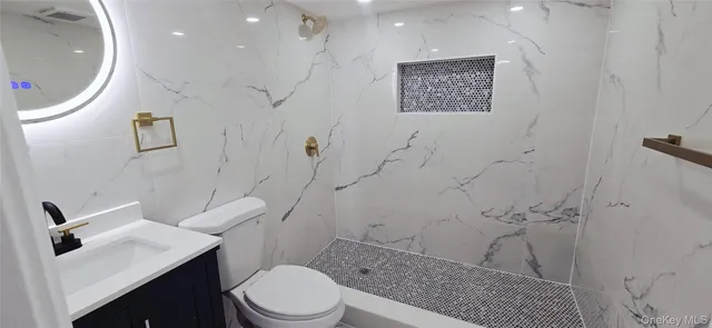 $619,000 | 33 Silverpine Drive, Amityville, NY 11701