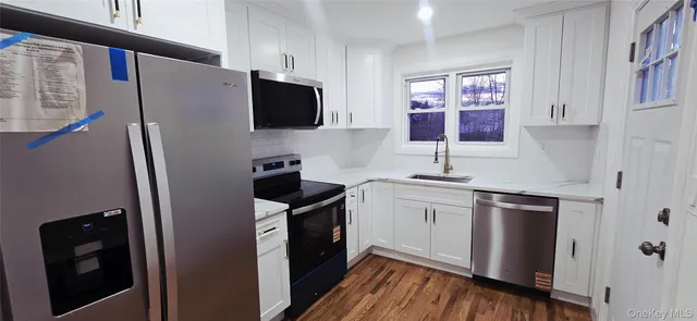 $619,000 | 33 Silverpine Drive, Amityville, NY 11701