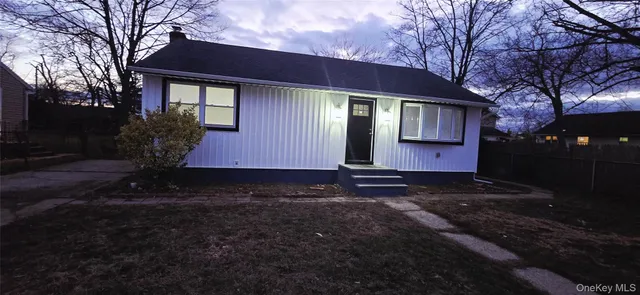 $619,000 | 33 Silverpine Drive, Amityville, NY 11701