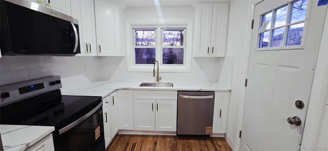 $619,000 | 33 Silverpine Drive, Amityville, NY 11701