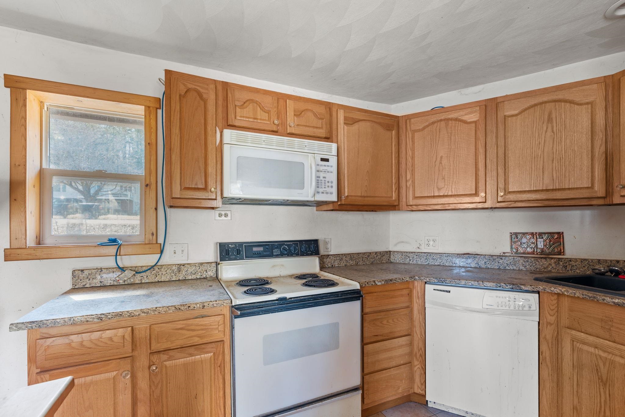 W10636 Cascade Mountain Road Portage, WI 53901 - Photo 7 of 41