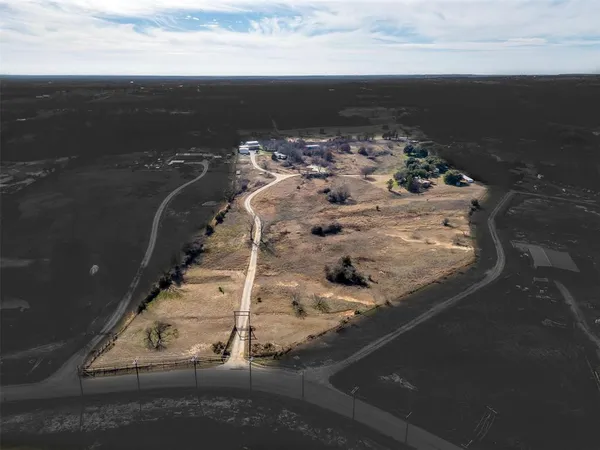 $595,000 | 2040 Erwin Road, Poolville, TX 76487