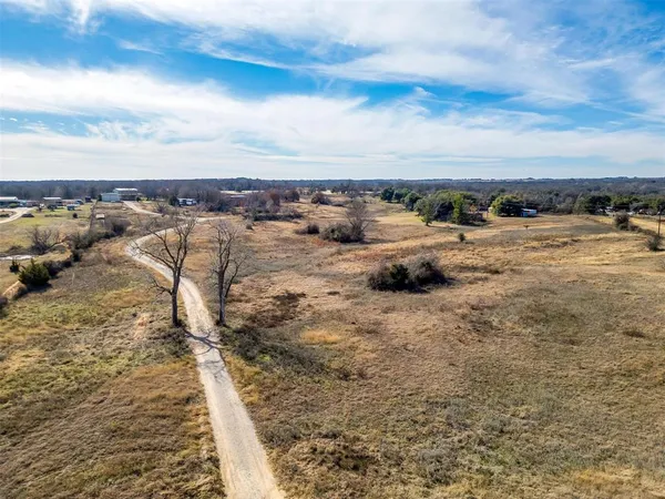 $595,000 | 2040 Erwin Road, Poolville, TX 76487
