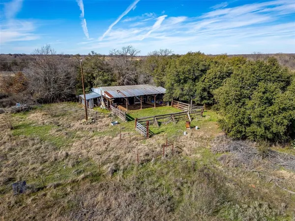 $595,000 | 2040 Erwin Road, Poolville, TX 76487