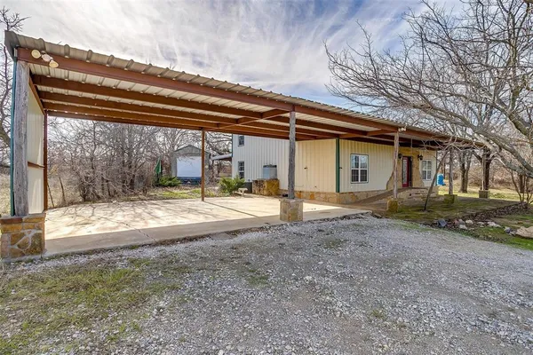 $595,000 | 2040 Erwin Road, Poolville, TX 76487