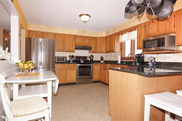 193 Berlin Road Marlborough, MA 01752 - Photo 4 of 16 Gallery Image 4