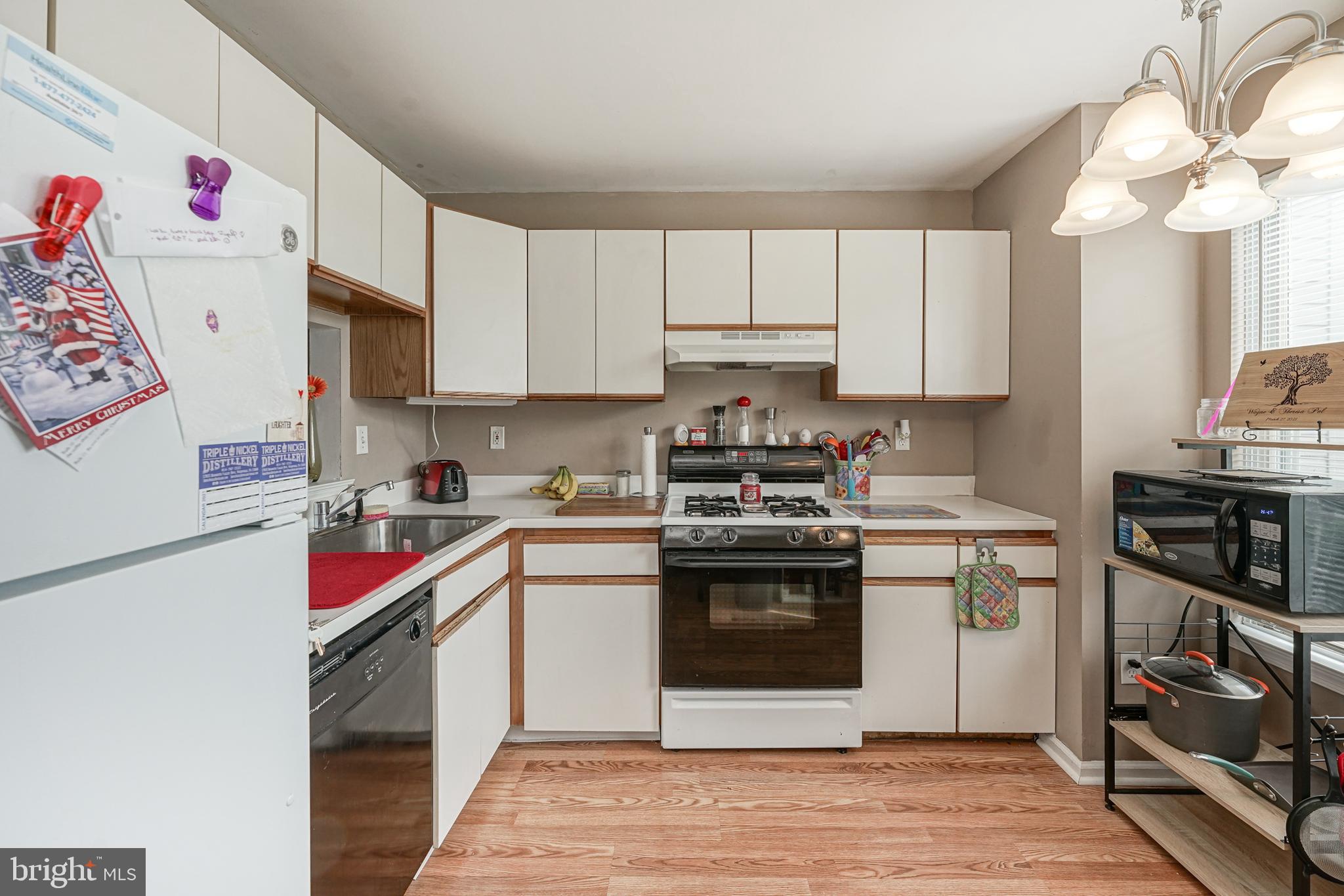 407 Firethorne Court Sewell, NJ 08080 - Photo 2 of 14