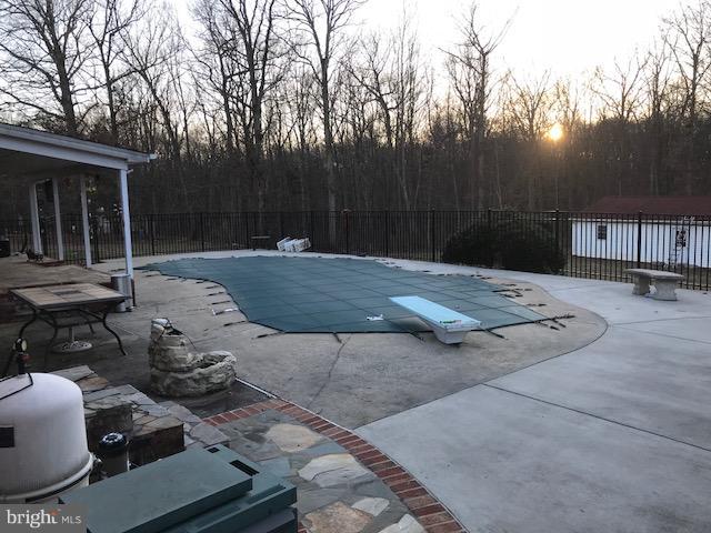 9638 Green Road Midland, VA 22728 - Photo 3 of 13 Beautiful fencing around pool