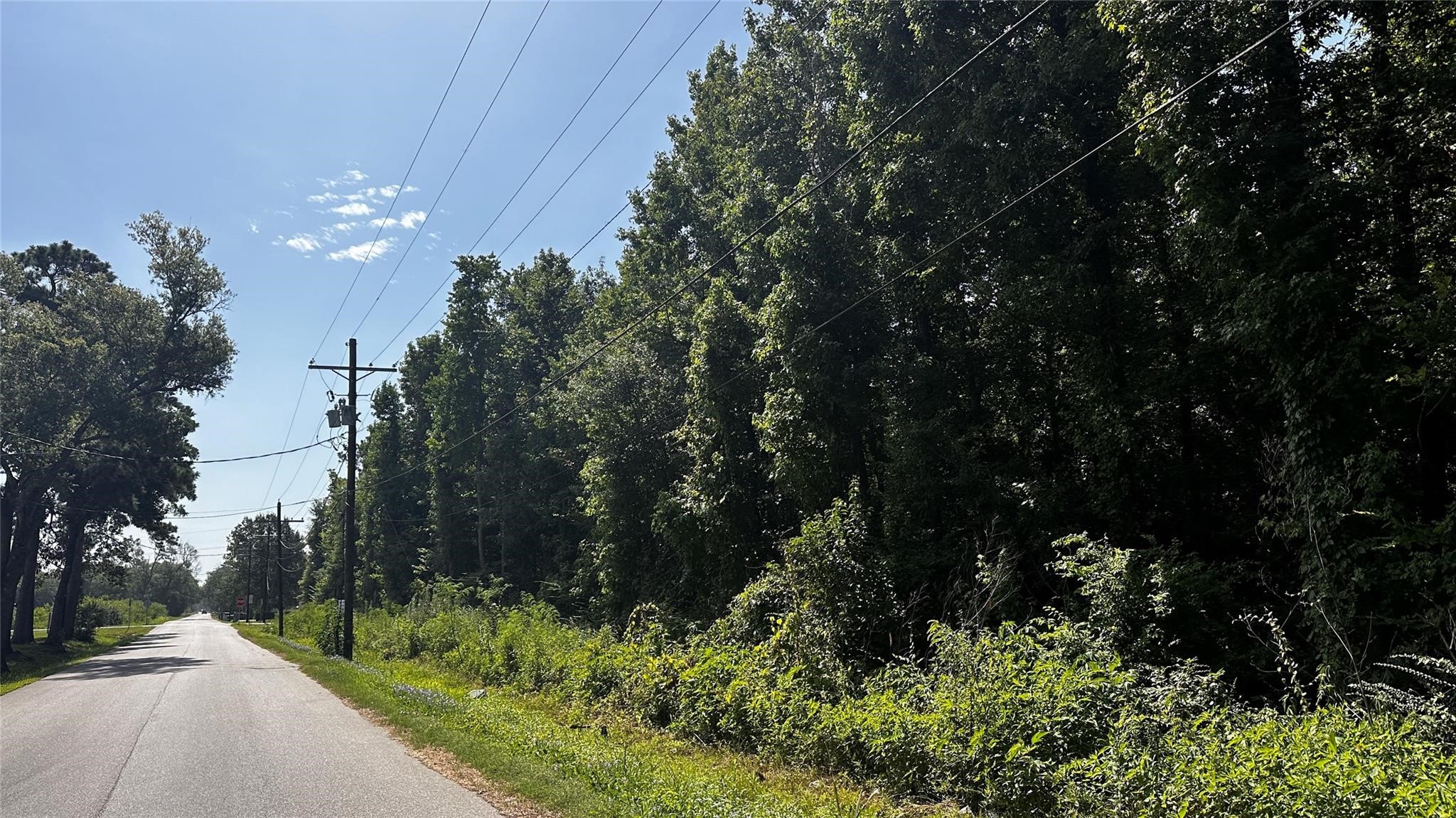 21 A Maida Road Beaumont, TX 77708 - Photo 6 of 7 a view of a house with a street