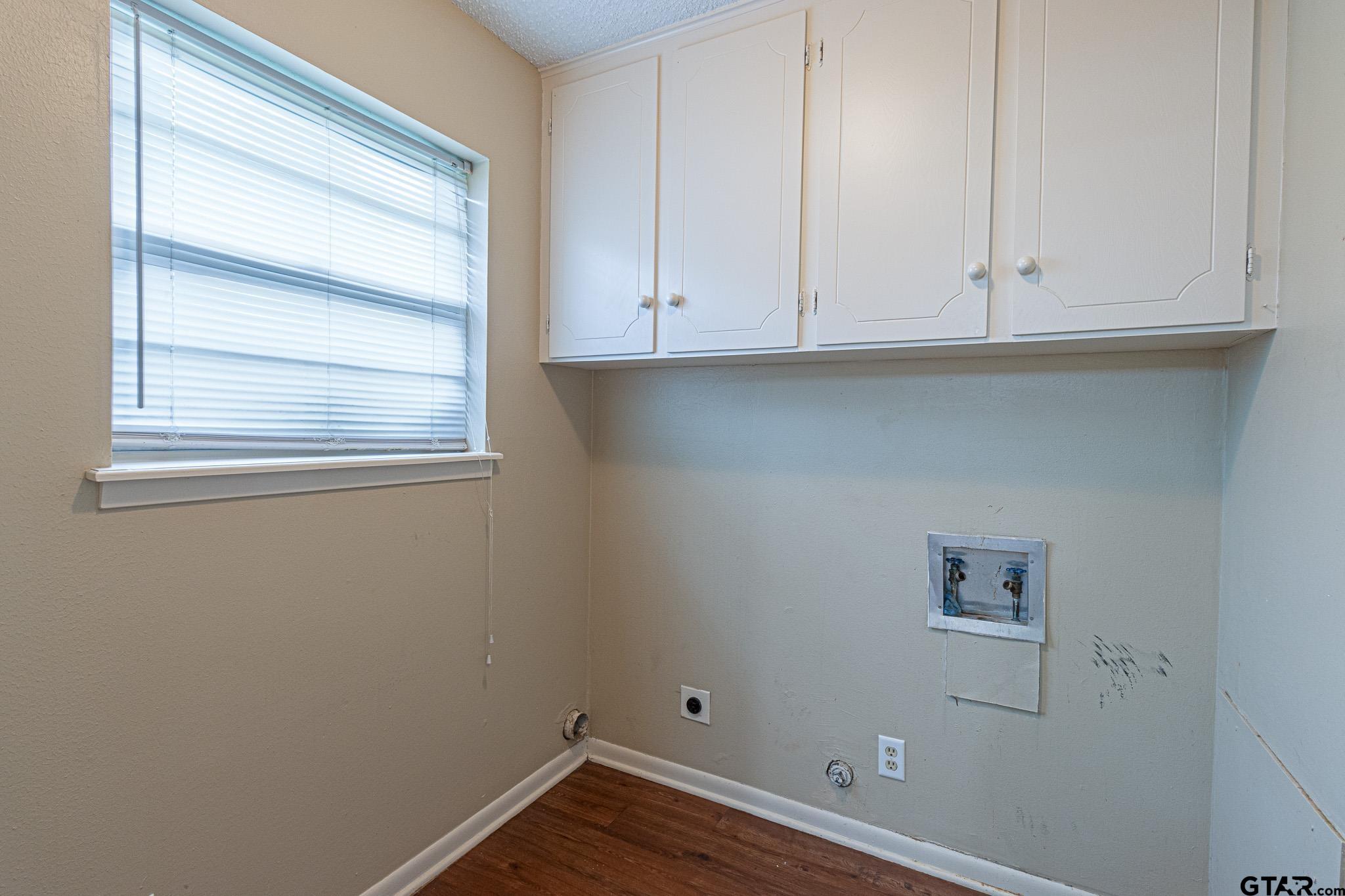 1202 Ridgeview Drive Tyler, TX 75701 - Photo 9 of 20 a view of room with window