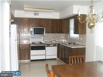 7707 Oak Lane Road Cheltenham, PA 19012 - Photo 7 of 10 Kitchen