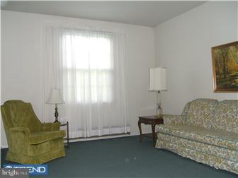 7707 Oak Lane Road Cheltenham, PA 19012 - Photo 9 of 10 Family Room