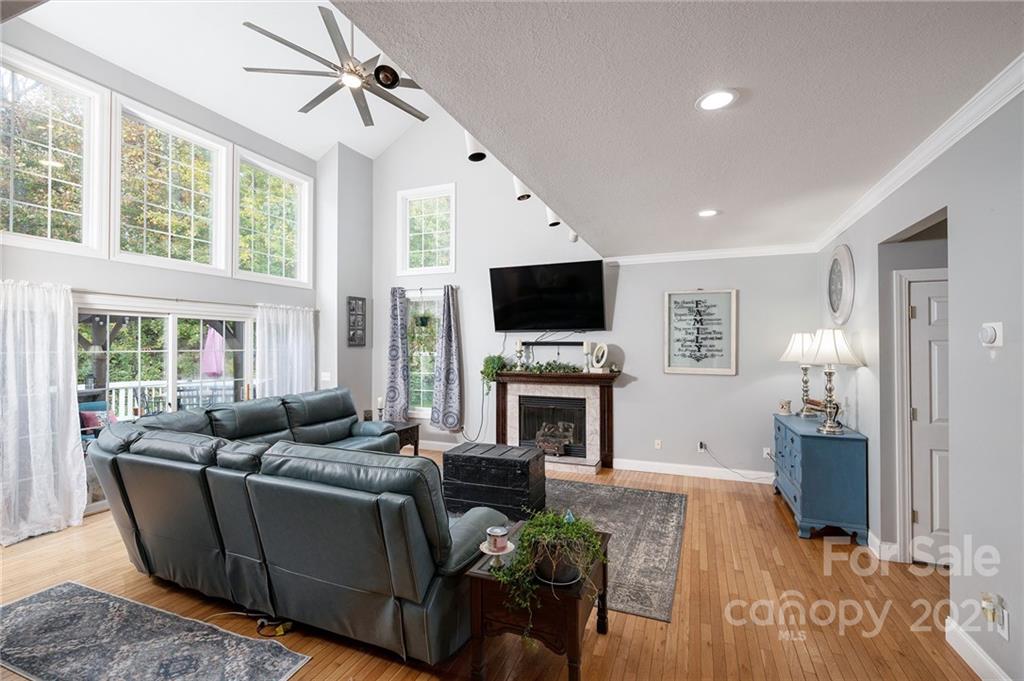 231 Riene Road Swannanoa, NC 28778 - Photo 14 of 35 Gallery Image 14
