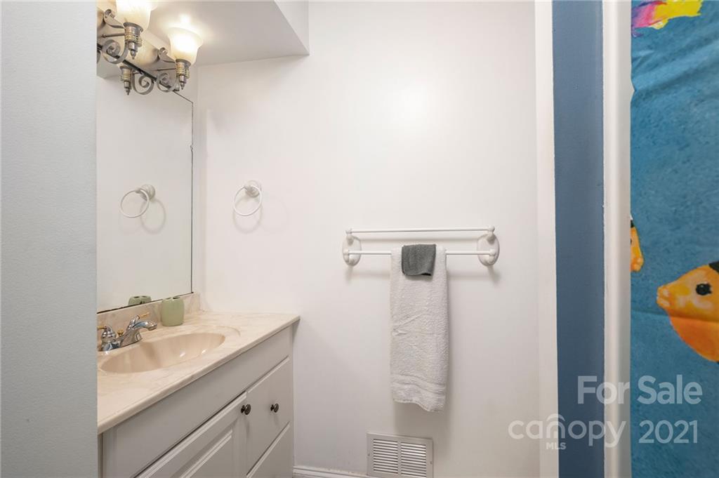 231 Riene Road Swannanoa, NC 28778 - Photo 32 of 35 Gallery Image 32