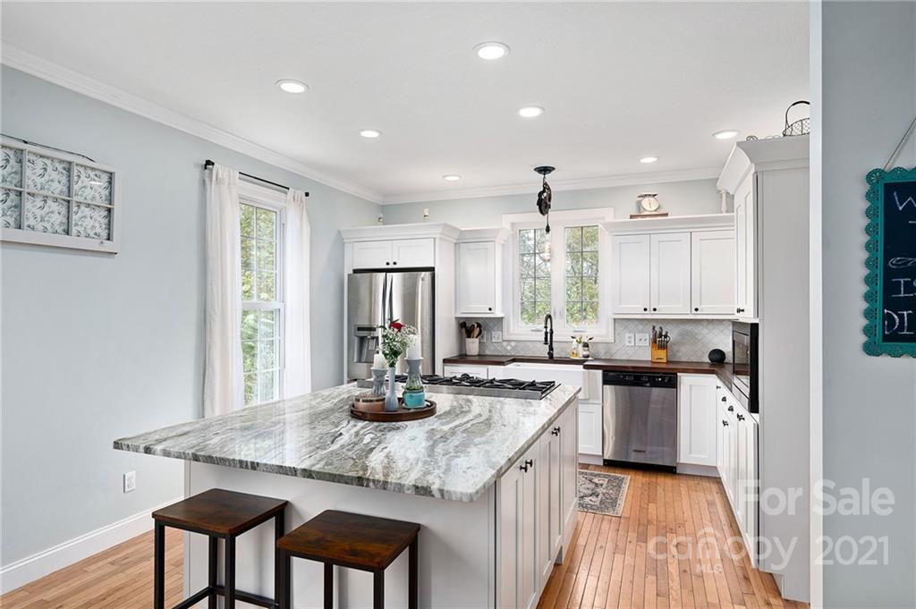 231 Riene Road Swannanoa, NC 28778 - Photo 9 of 35 Gallery Image 9