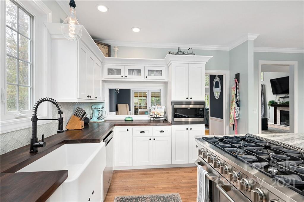 231 Riene Road Swannanoa, NC 28778 - Photo 10 of 35 Gallery Image 10