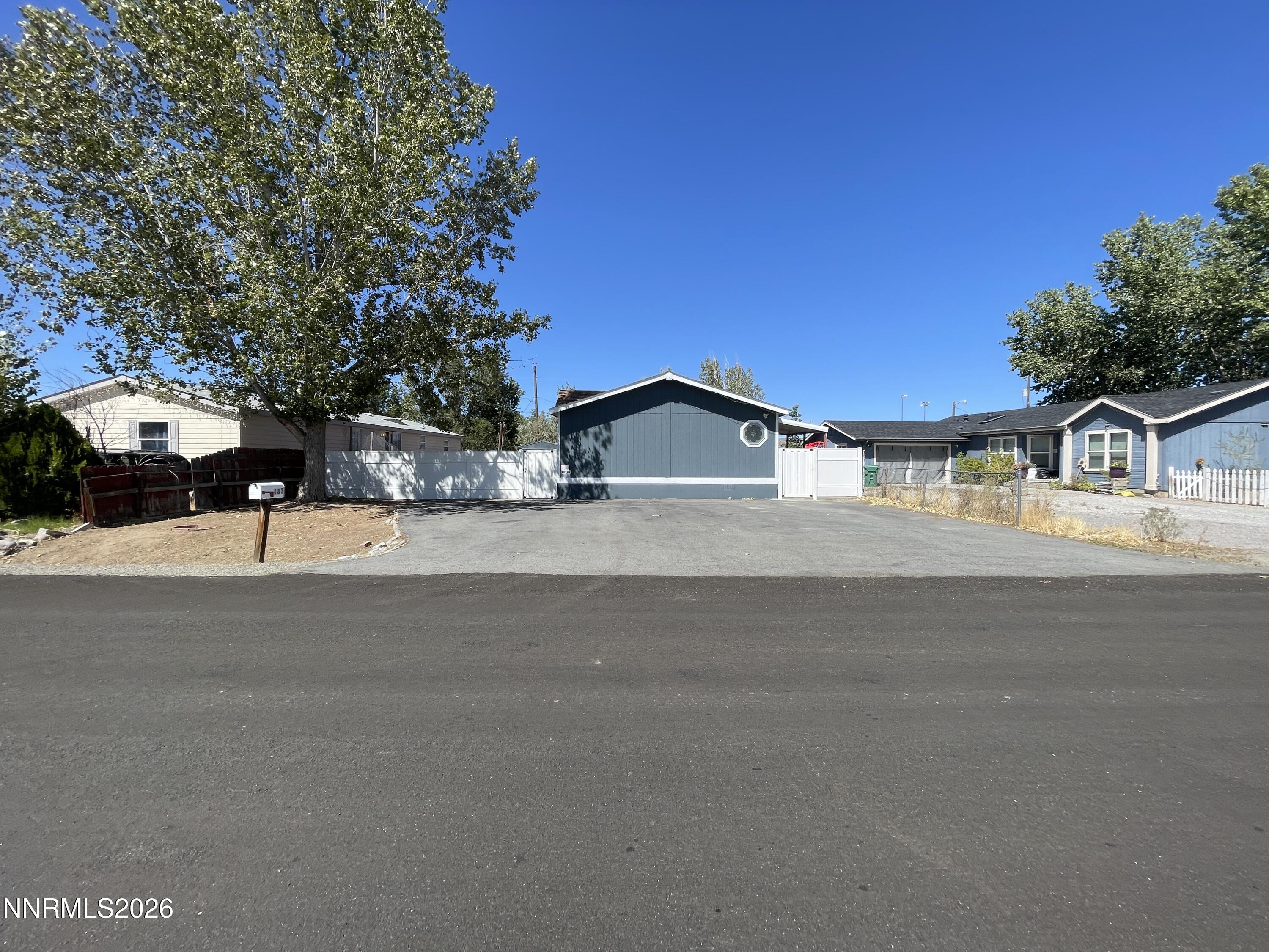 483 West Patrician Drive Reno, NV 89506 - Photo 3 of 43 Drive way far