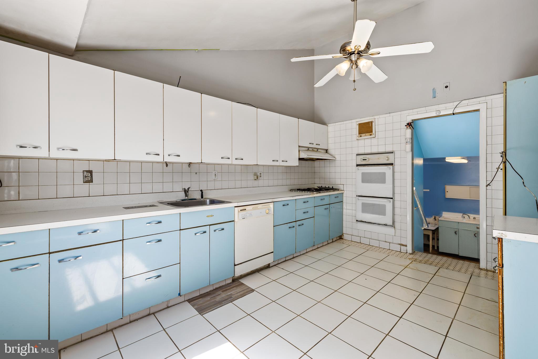 803 Hopewood Road Pikesville, MD 21208 - Photo 11 of 23