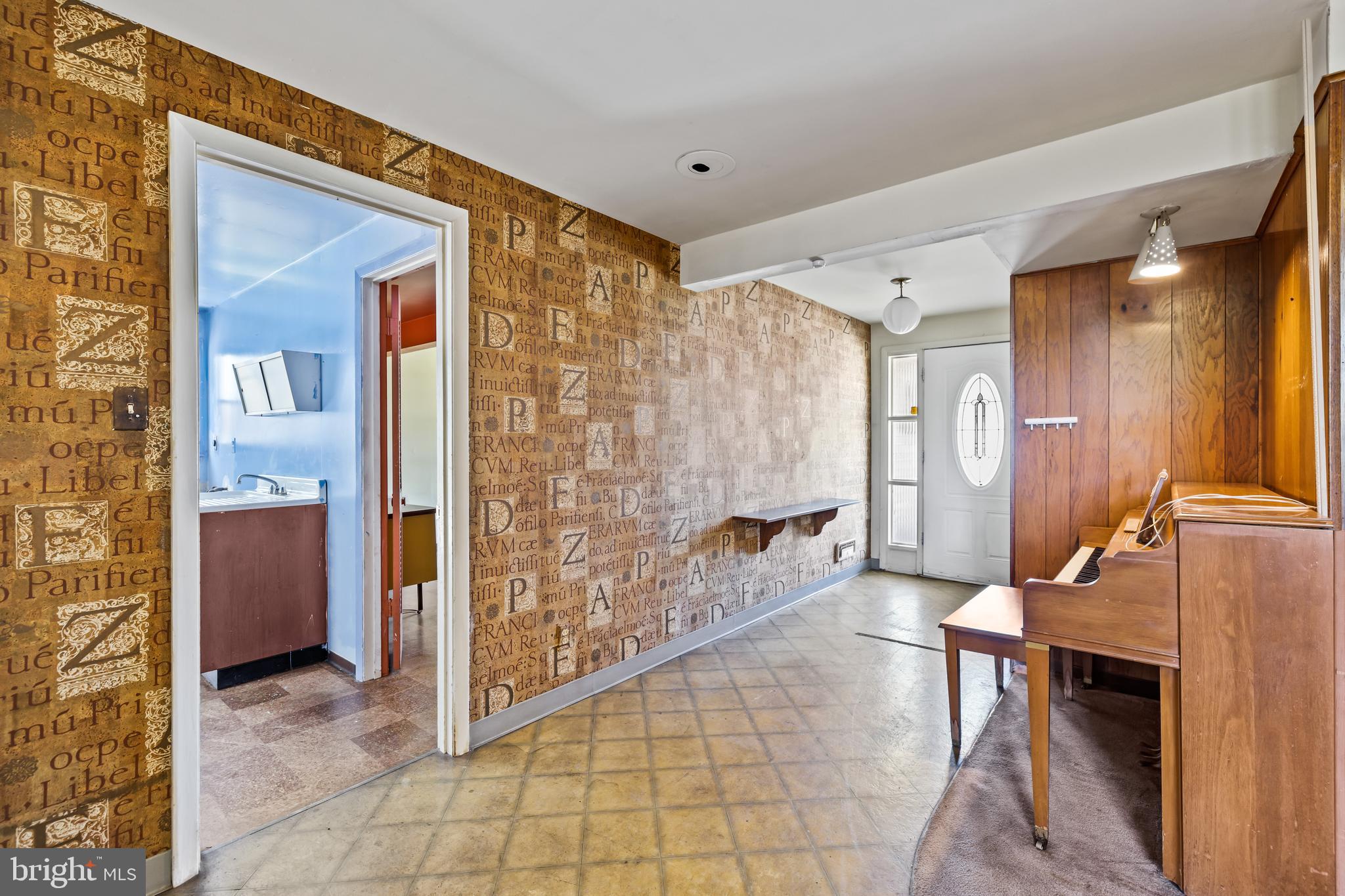 803 Hopewood Road Pikesville, MD 21208 - Photo 2 of 23