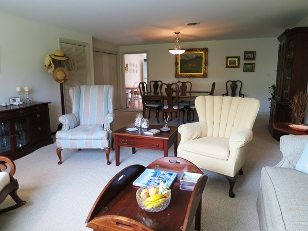 52 Stony Brook Road, Unit 4 Marblehead, MA 01945 - Photo 3 of 10 Gallery Image 3