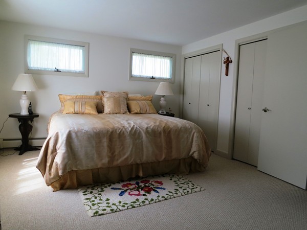 52 Stony Brook Road, Unit 4 Marblehead, MA 01945 - Photo 6 of 10 Gallery Image 6