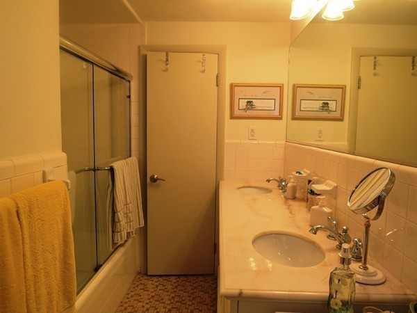 52 Stony Brook Road, Unit 4 Marblehead, MA 01945 - Photo 8 of 10 Gallery Image 8