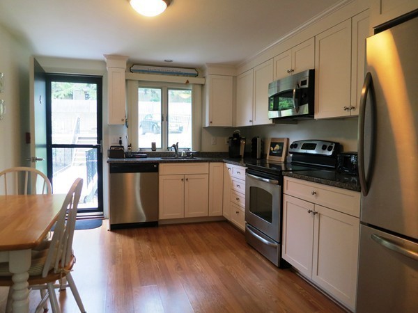 52 Stony Brook Road, Unit 4 Marblehead, MA 01945 - Photo 9 of 10 Gallery Image 9