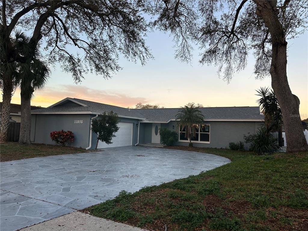 11096 117th Way Seminole, FL 33778 - Photo 2 of 26