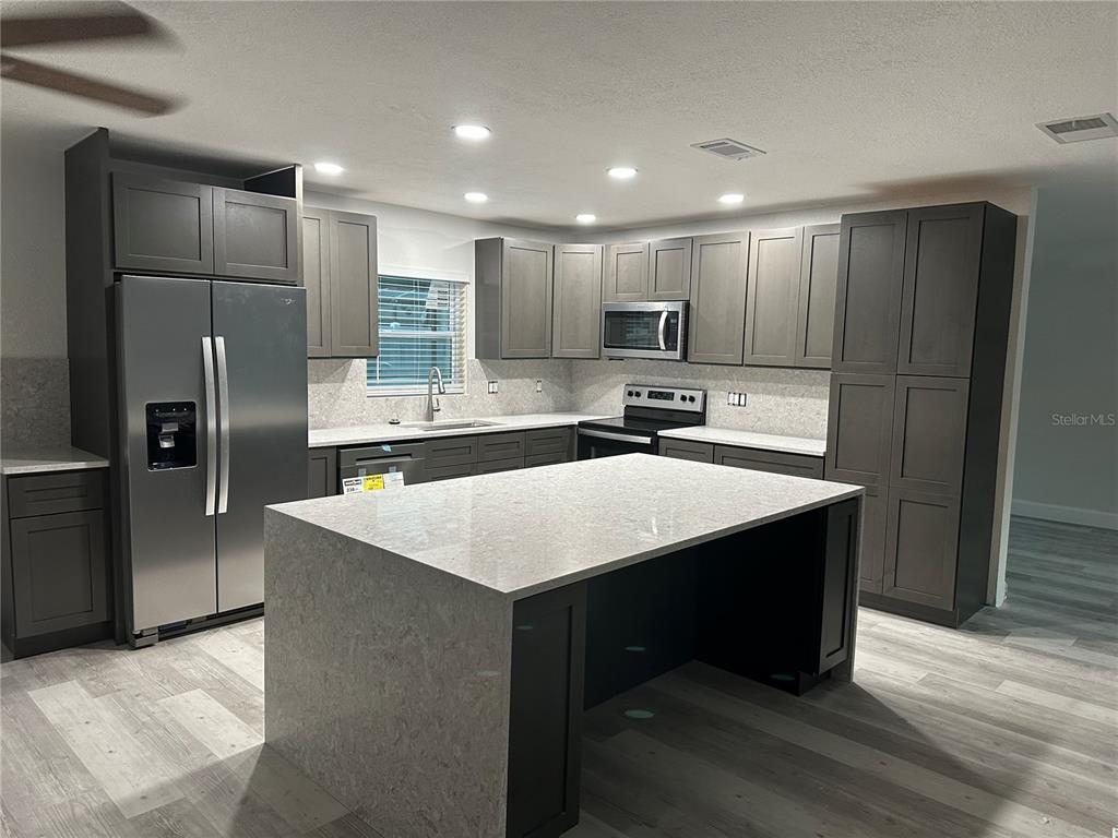 11096 117th Way Seminole, FL 33778 - Photo 5 of 26