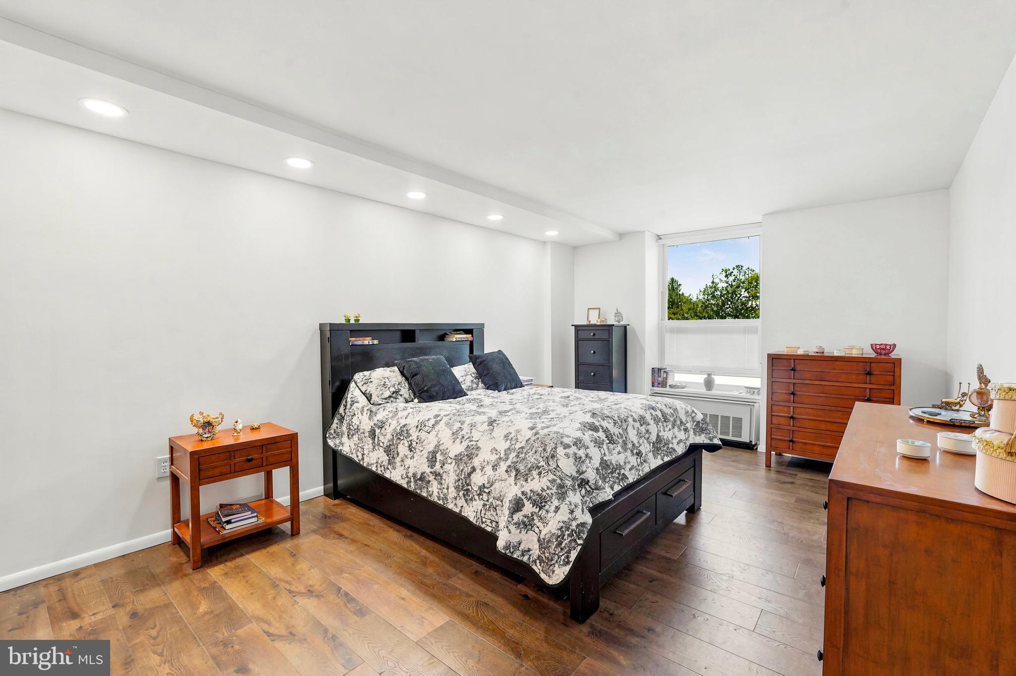 41 Conshohocken State Road, Unit 503 Bala Cynwyd, PA 19004 - Photo 15 of 24 Primary bedroom with recessed lighting