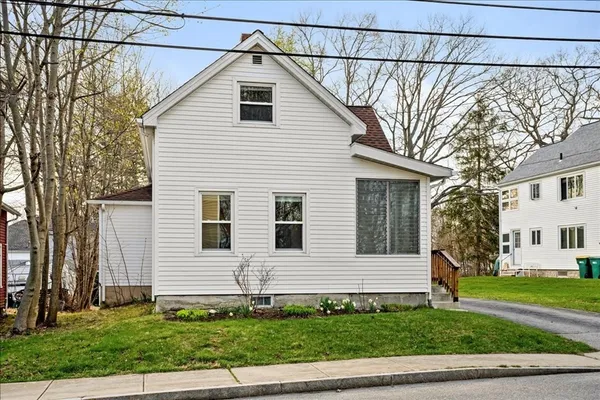 $284,900 | 12 New Street, Webster, MA 01570