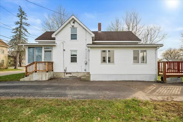 $284,900 | 12 New Street, Webster, MA 01570