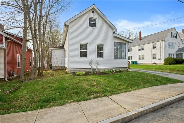 $284,900 | 12 New Street, Webster, MA 01570