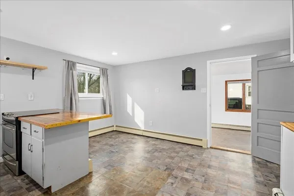 $284,900 | 12 New Street, Webster, MA 01570