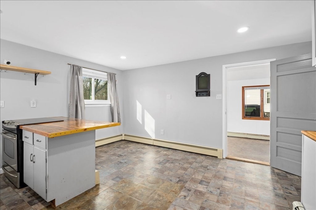 12 New Street Webster, MA 01570 - Photo 7 of 42