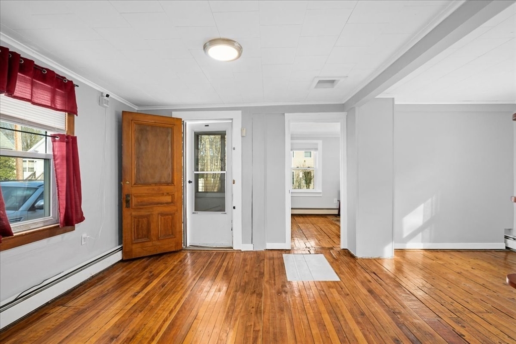 12 New Street Webster, MA 01570 - Photo 10 of 42