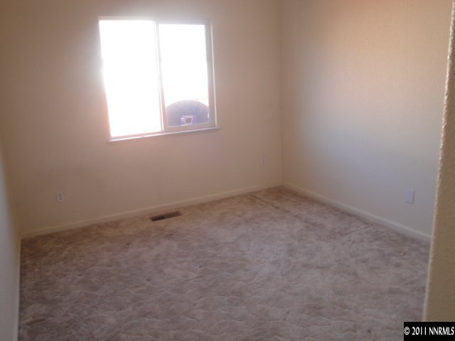 18204 Oakbrook Lane Reno, NV 89508 - Photo 7 of 12 Photo 7