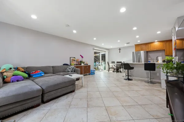 $575,000 | 8035 Calle Fanita, Santee, CA 92071
