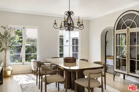 $2,699,000 | 6258 Warner Drive, Los Angeles, CA 90048
