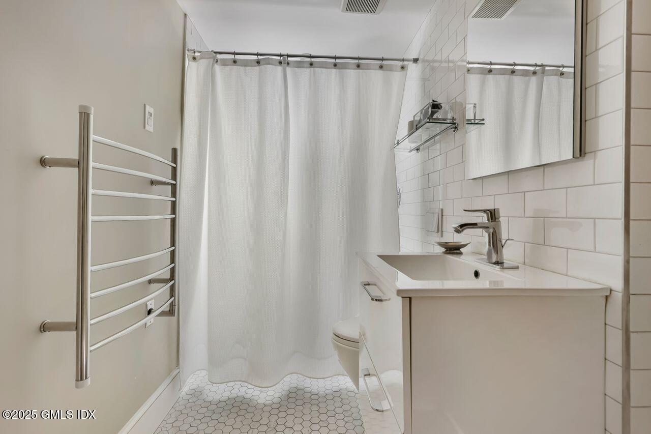 420 Davis Avenue Greenwich, CT 06830 - Photo 23 of 27 20