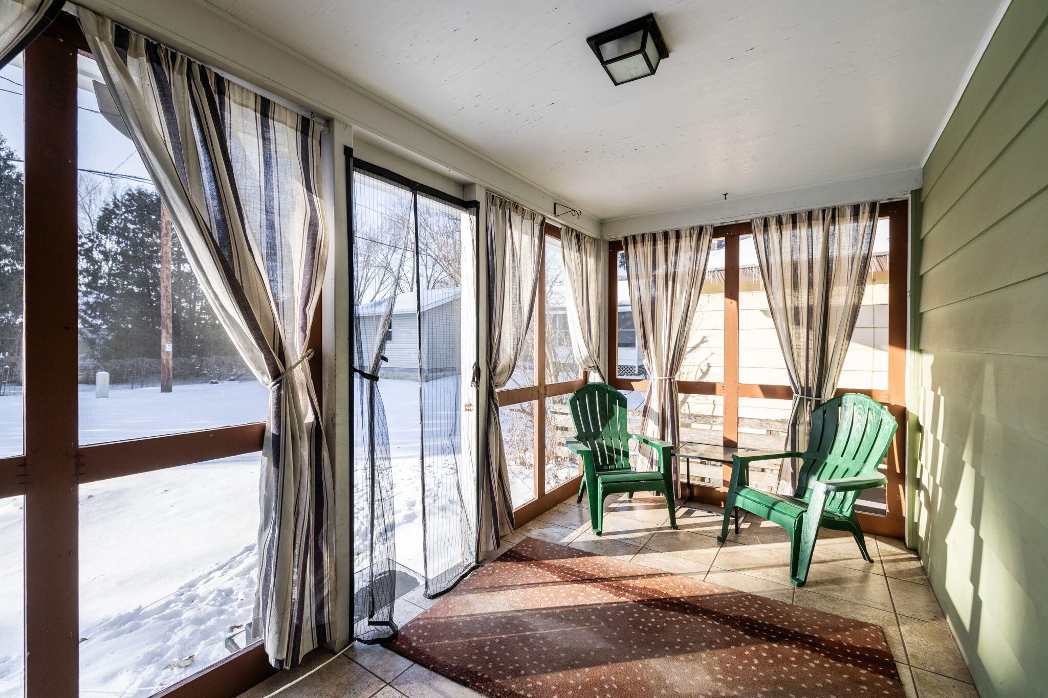 421 North 3rd Street La Crescent, MN 55947 - Photo 14 of 21 Screened Porch