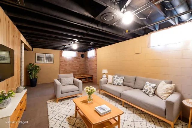 $279,900 | 421 North 3rd Street, La Crescent, MN 55947