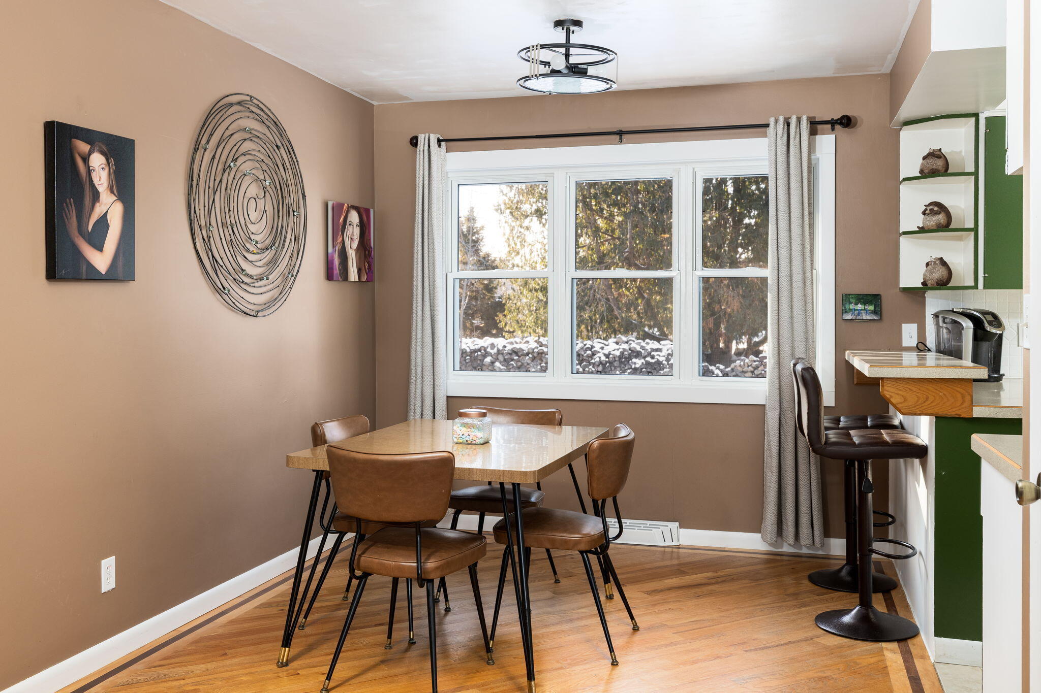 421 North 3rd Street La Crescent, MN 55947 - Photo 9 of 21 Dining Room