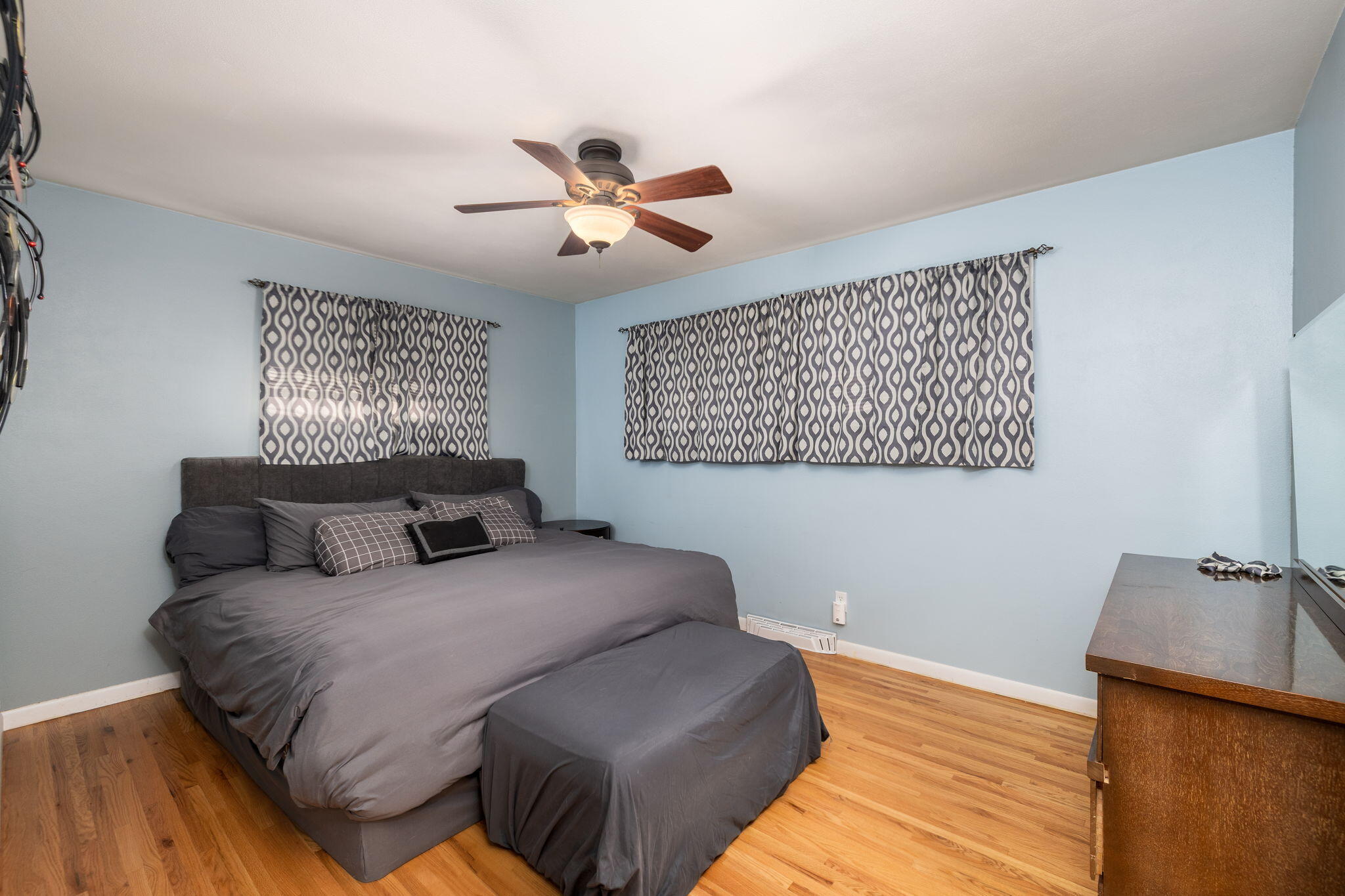 421 North 3rd Street La Crescent, MN 55947 - Photo 10 of 21 Bedroom 1