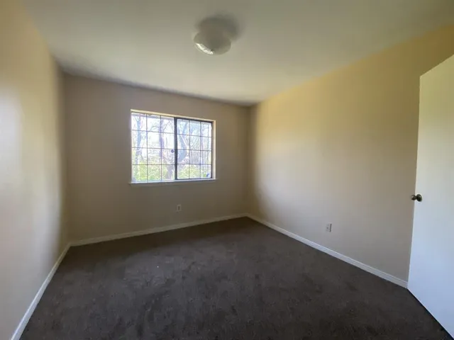 $1,900 | 724 North Elm Street, Lancaster, TX 75146