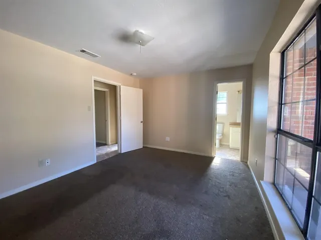 $1,900 | 724 North Elm Street, Lancaster, TX 75146