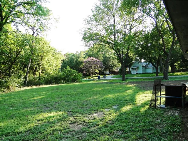 $1,900 | 724 North Elm Street, Lancaster, TX 75146