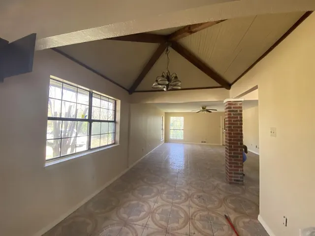 $1,900 | 724 North Elm Street, Lancaster, TX 75146